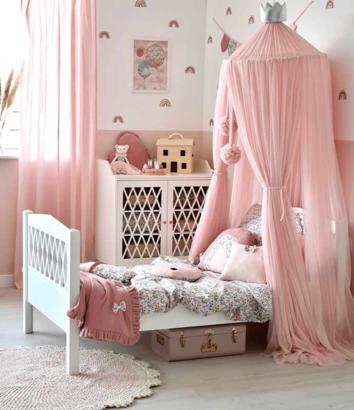 Girlsroom In Rose With Flowers &amp; Rainbows