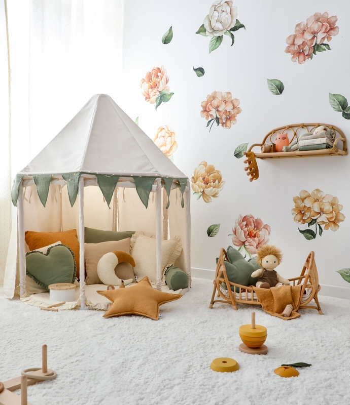 Playroom With Cozy Muslin &amp; XL Flowers