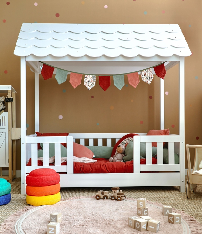 Kidsroom &#039;Flowers Rusty Red&#039; Bedding With Garland