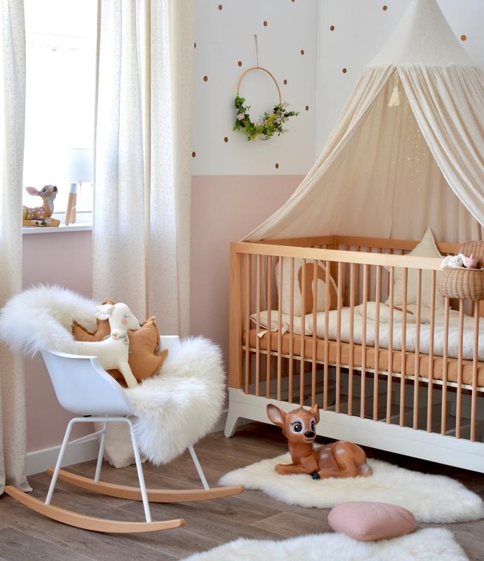 Babyroom With &#039;Golden Dots&#039; Collection