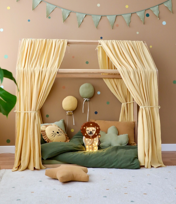 Toddlerroom With House Bed &amp; Yellow/Green Decor
