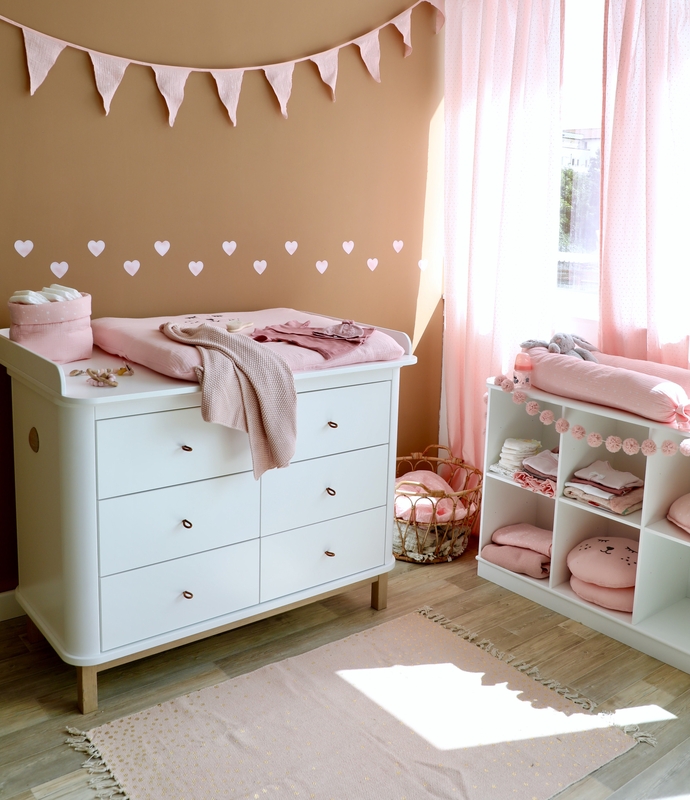 Nursery In Brown &amp; Light Pink