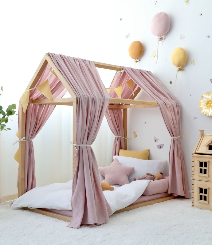 Toddlerroom With House Bed &amp; Purple Decor
