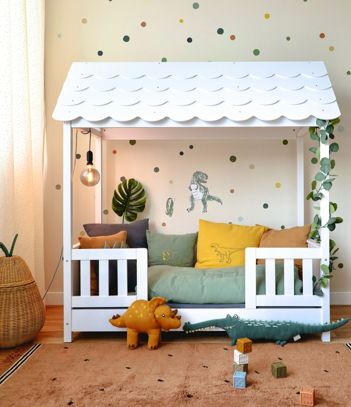 Toddler-Room With Dinosaurs Wall Stickers &amp; Decor