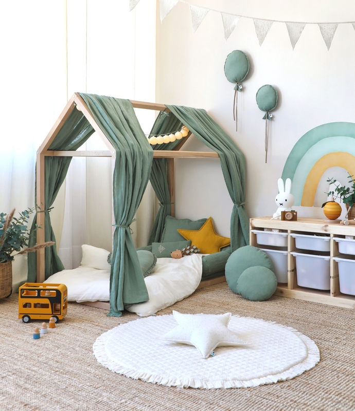 Kidsroom In Cream &amp; Khaki With Rainbow Decor