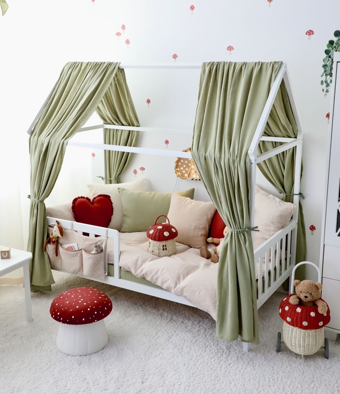 Kidsroom With House Bed &amp; Mushroom Decor