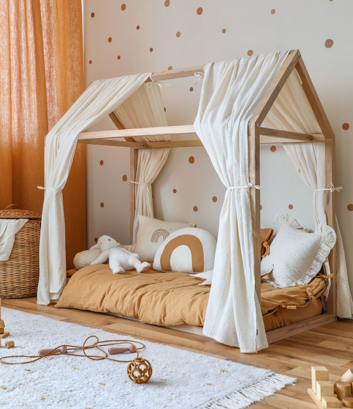 Kidsroom With Creme &amp; Camel Muslin