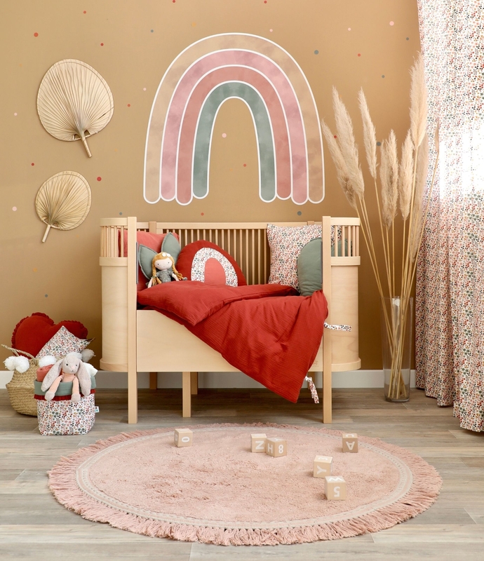 Kidsroom With XL Rainbow &amp; Flowers Bedding