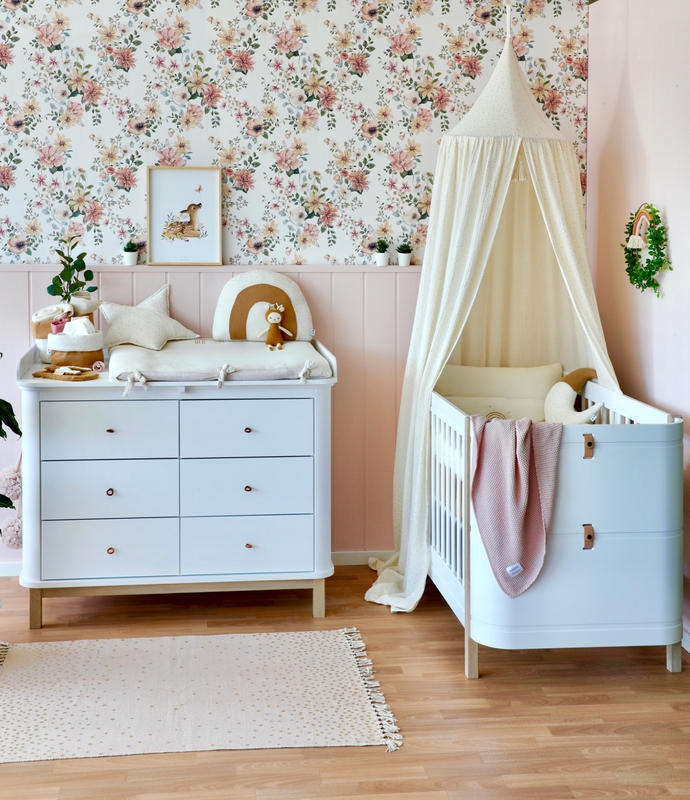 Babyroom With Golden Dots Collection